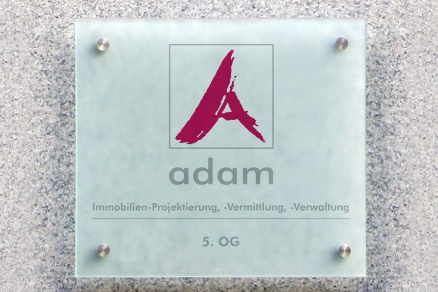 Schild Sabine Adam Immobilien