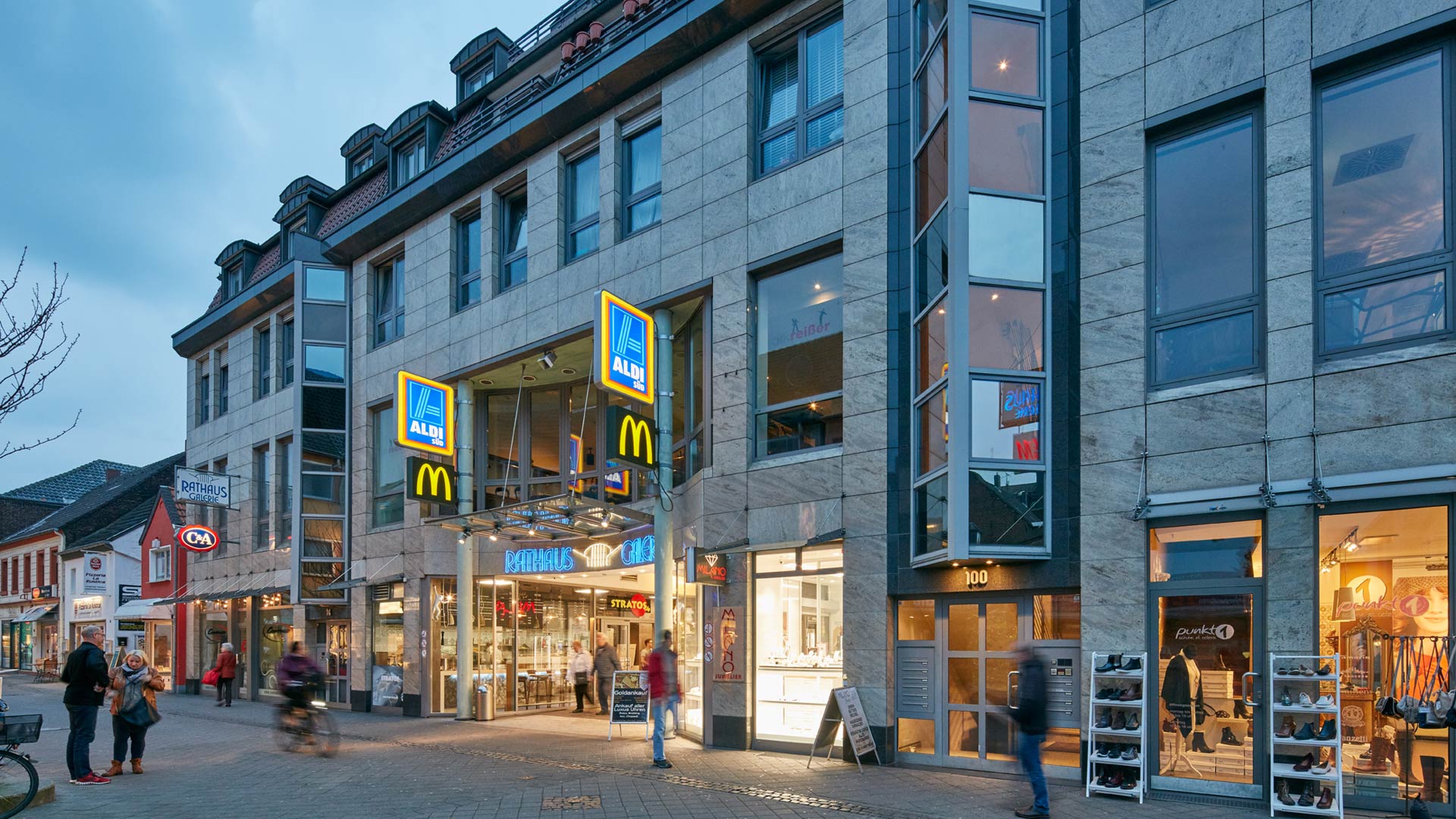 Visualisierung; 3D; Rendering; ILG; Einkaufszentrum; EKZ; Dormagen; Entwurf; Illustration; Konzept; Skizze; Foto; Montage